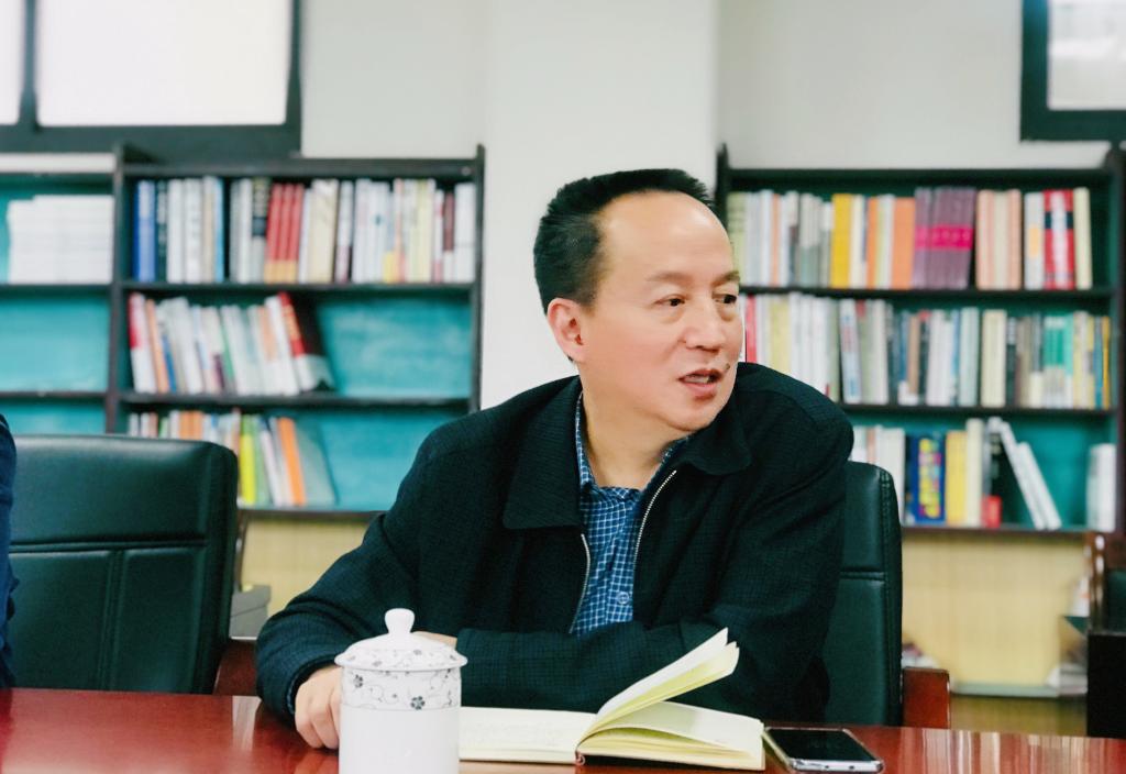 图为 钟海平副校长进行点评